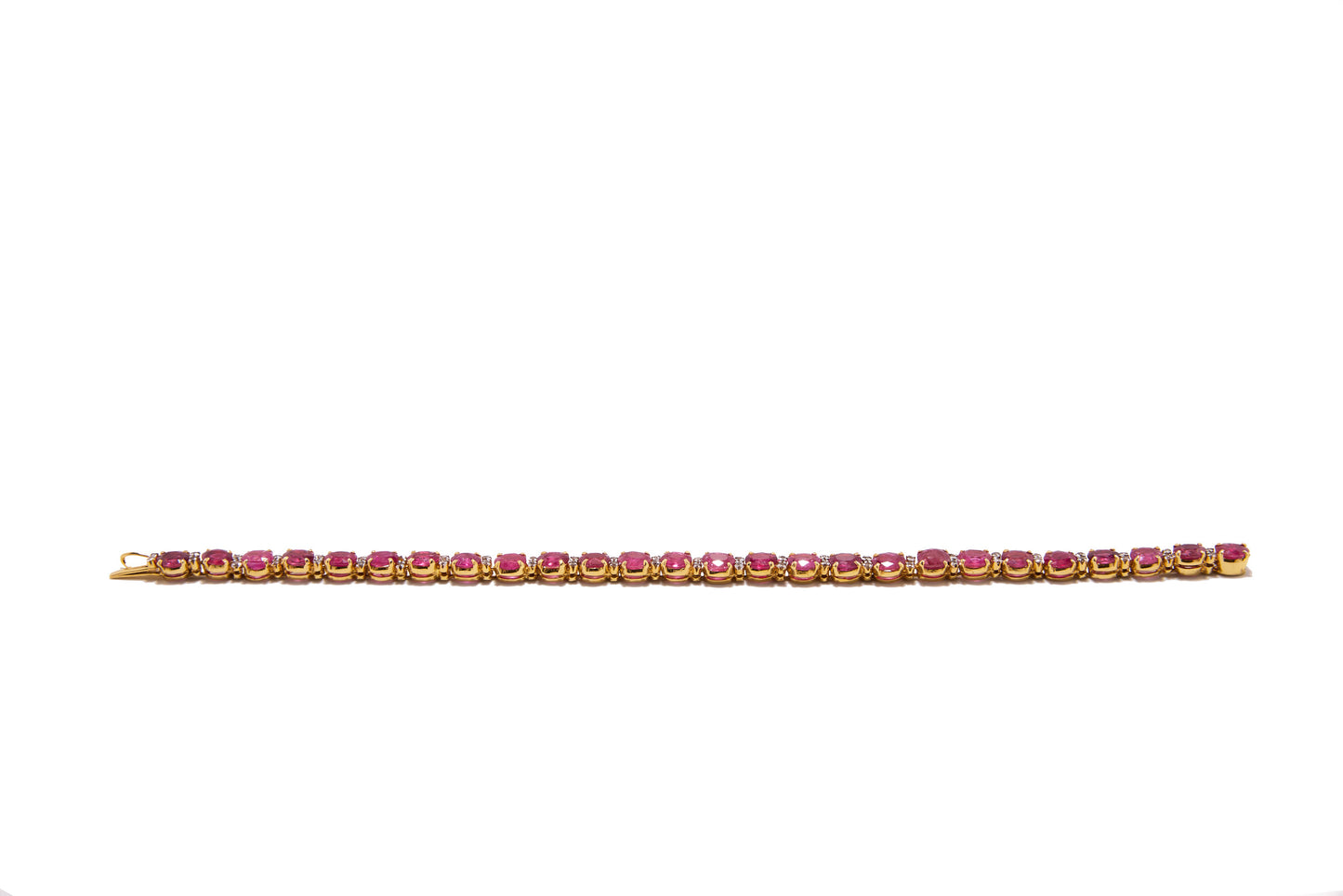 Exceptional Burmese Rubies and Diamonds Bracelet in 18K Gold