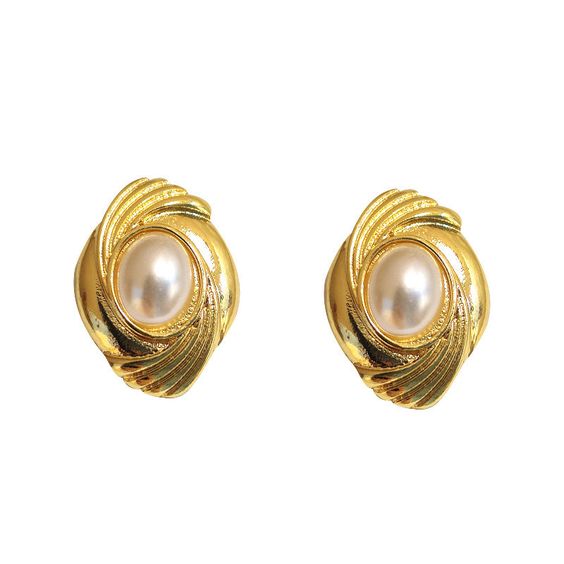 18 Gold Pearl Earrings